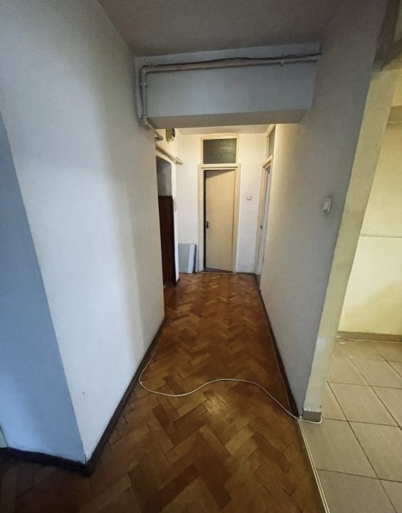 Apartament de 76 mp utili,2 bai,2 balcoane,,zona Piata Marasti