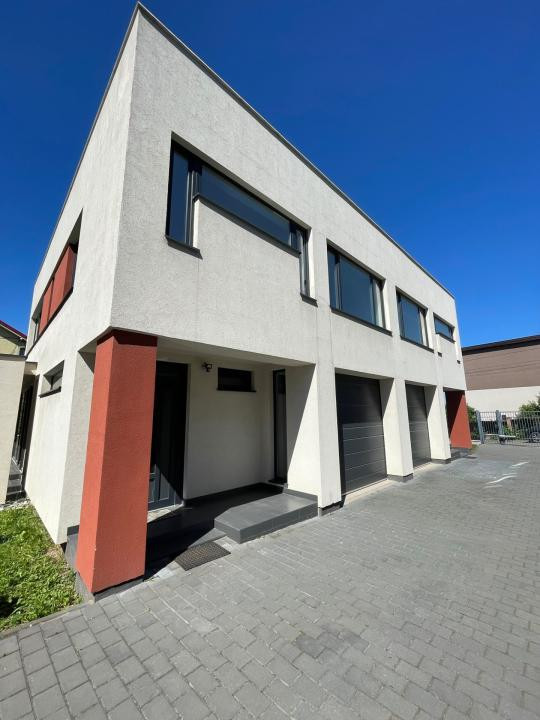 Casă tip duplex, 120 mp, curte, garaj, zona Liceului Waldorf