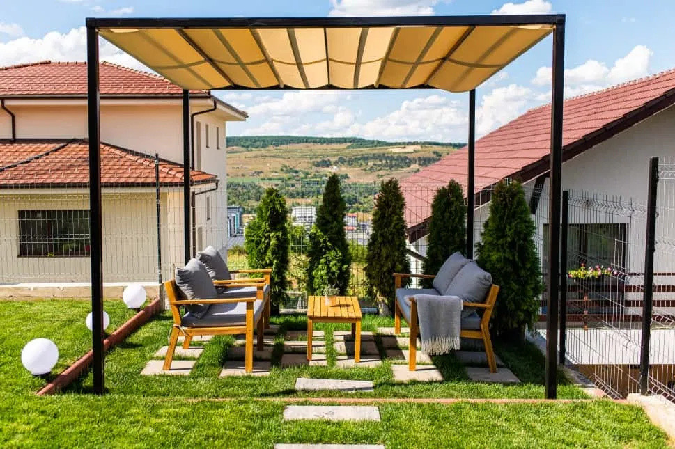 Casă tip duplex, 138 mp, curte, garaj, zona Vivo