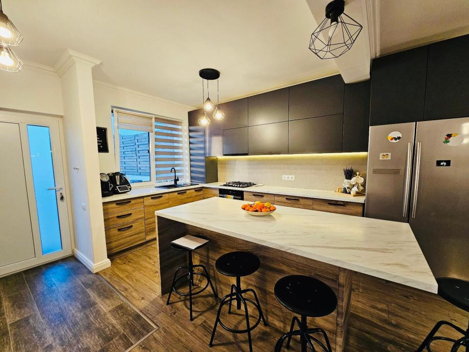 Casă tip duplex, 120 mp, 300 mp curte, PETFRIENDLY, zona Voronet