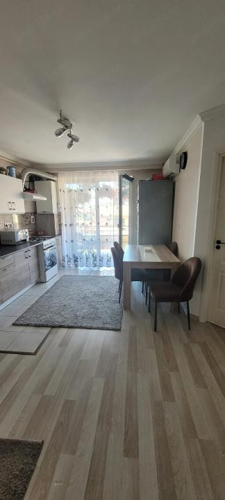 Apartament cu o camera, 34 mp, balcon, zona Florilor