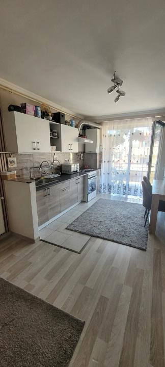 Apartament cu o camera, 34 mp, balcon, zona Florilor