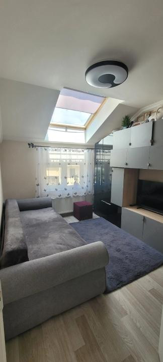 Apartament cu o camera, 34 mp, balcon, zona Florilor