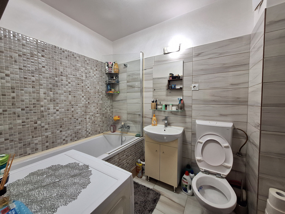 Apartament cu 2 camere, 34 mp, balcon, zona Florilor