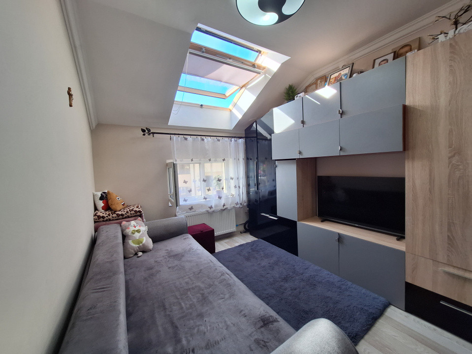 Apartament cu 2 camere, 34 mp, balcon, zona Florilor