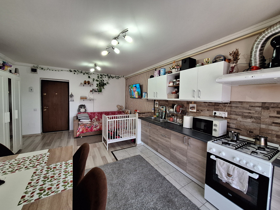 Apartament cu 2 camere, 34 mp, balcon, zona Florilor