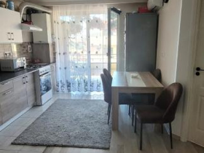 Apartament cu o camera, 34 mp, balcon, zona Florilor