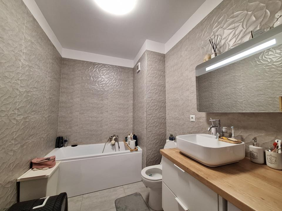Apartament confort sporit, 66,4 mp, balcon, zona Eroilor