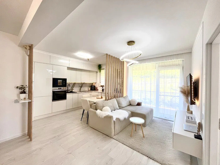 Apartament ultrafinisat, balcon, zona Terra