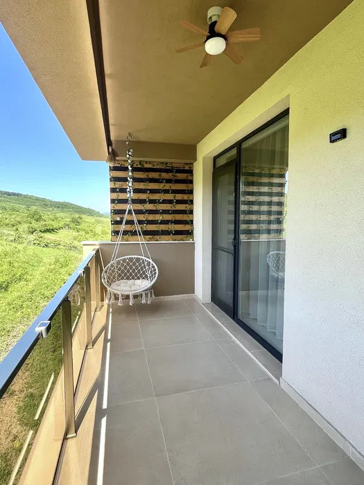 Apartament ultrafinisat, balcon, zona Terra