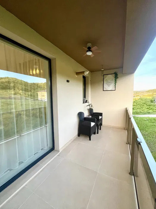 Apartament ultrafinisat, balcon, zona Terra