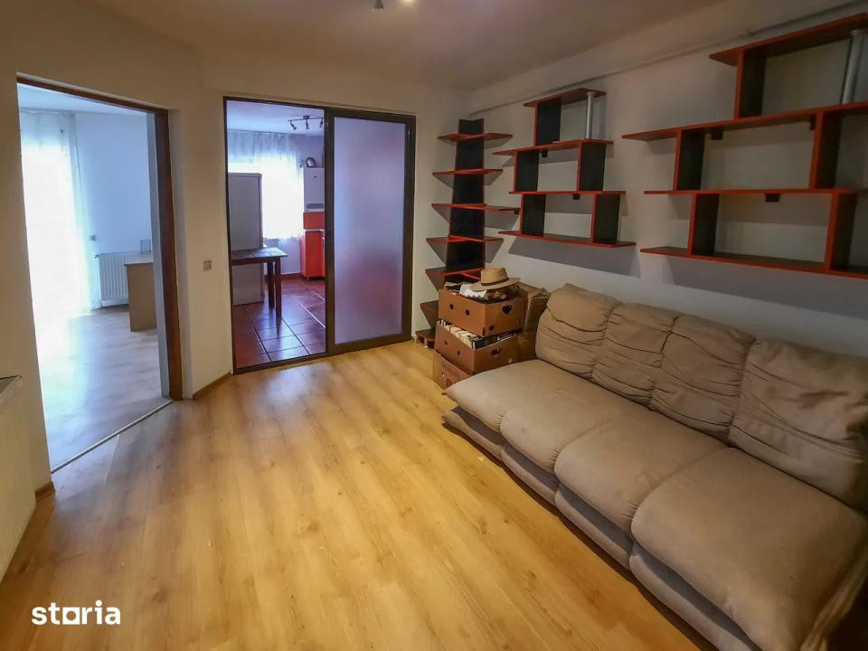 Apartament decomandat, parcare, zona Eroilor