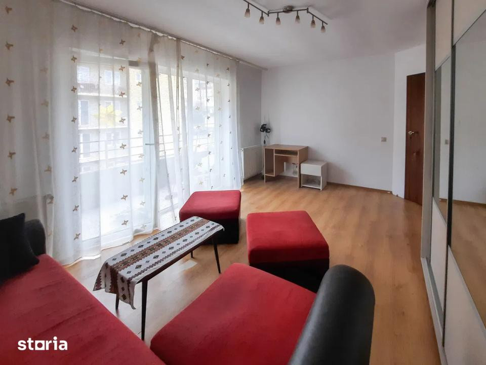 Apartament decomandat, parcare, zona Eroilor