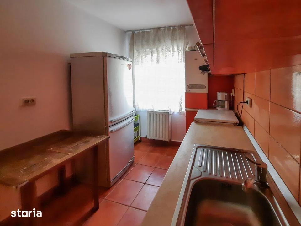 Apartament decomandat, parcare, zona Eroilor