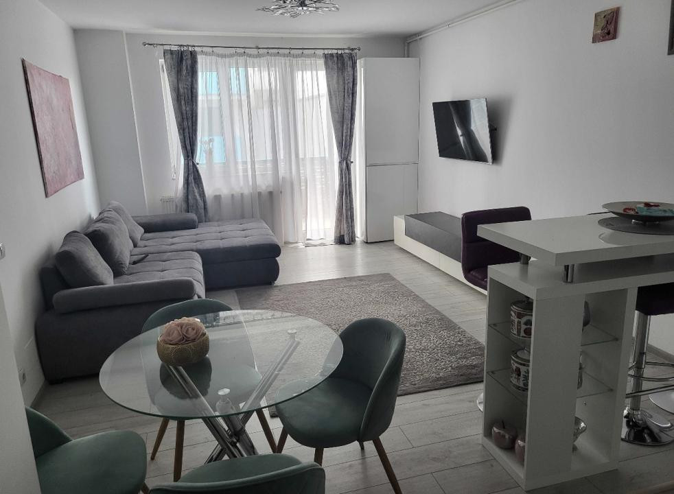 Apartament cu 2 camere , zona Vivo, strada Avram Iancu 