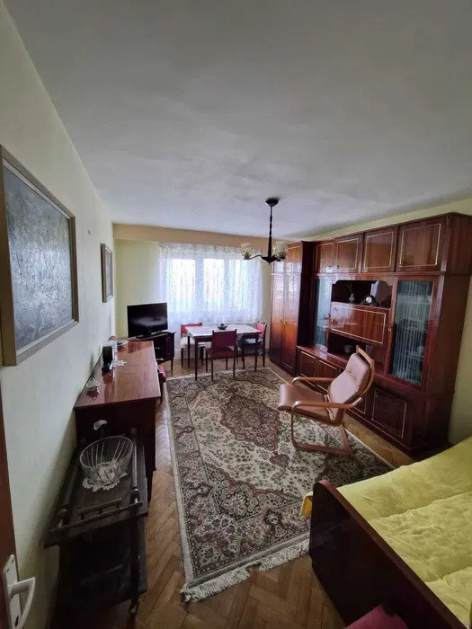 Apartament 3 camere decomandate, 66 mp, etaj intermediar, zona McDonald's