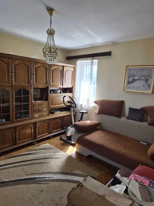Apartament 3 camere decomandate, 66 mp, etaj intermediar, zona McDonald's