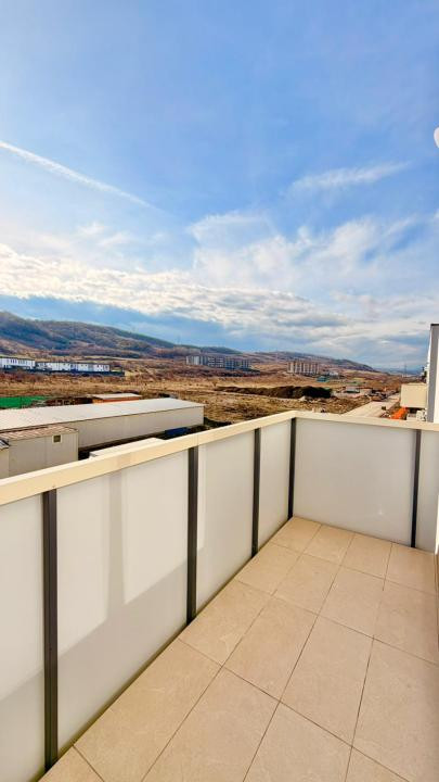 Apartament 3 camere, etaj intermediar , parcare , zona Terra