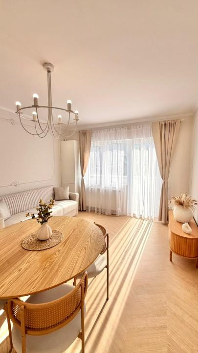 Apartament 3 camere, etaj intermediar , parcare , zona Terra
