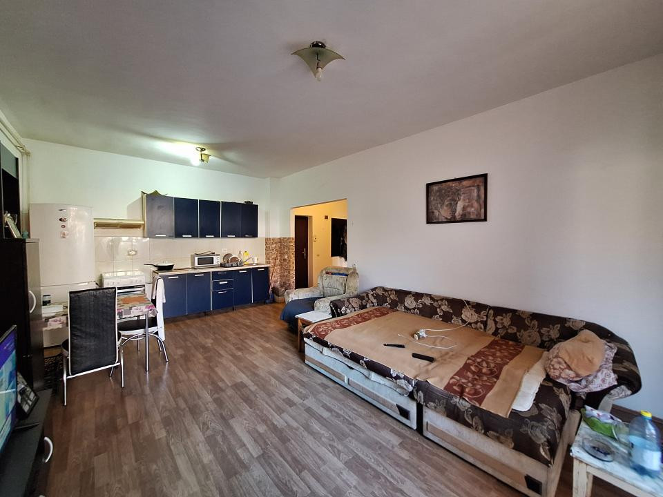 Apartament cu 2 camere, 58 mp, etajul 1, zona Porii