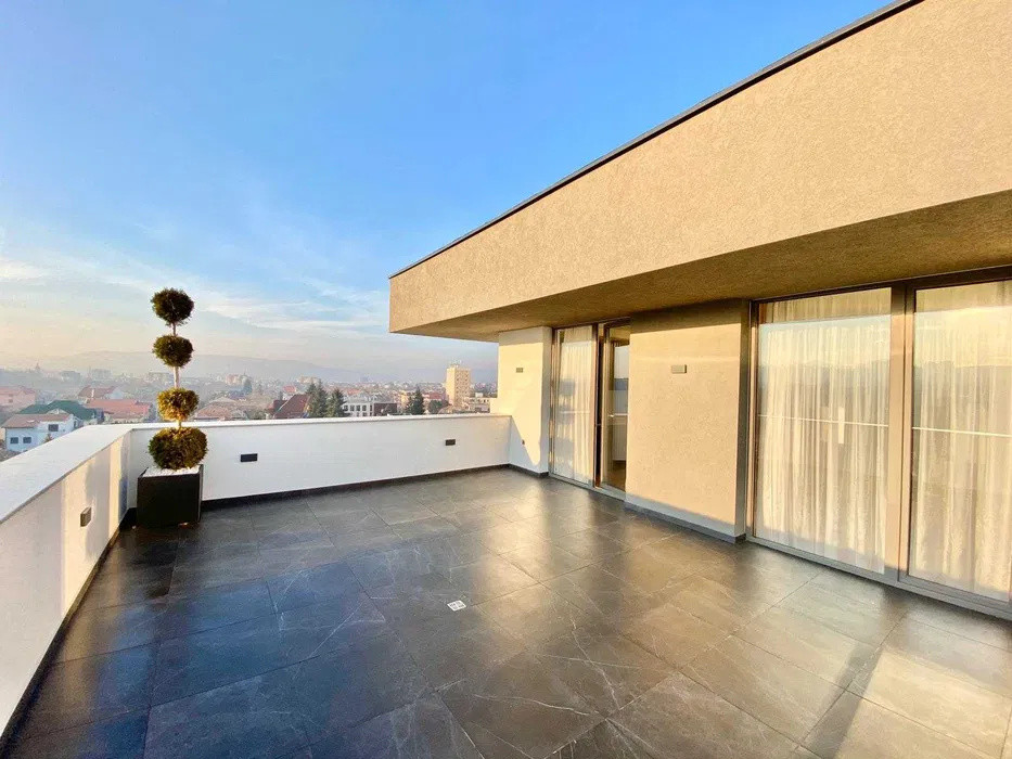 Penthouse, 92mp, 44mp terasa, loc parcare, 4 camere
