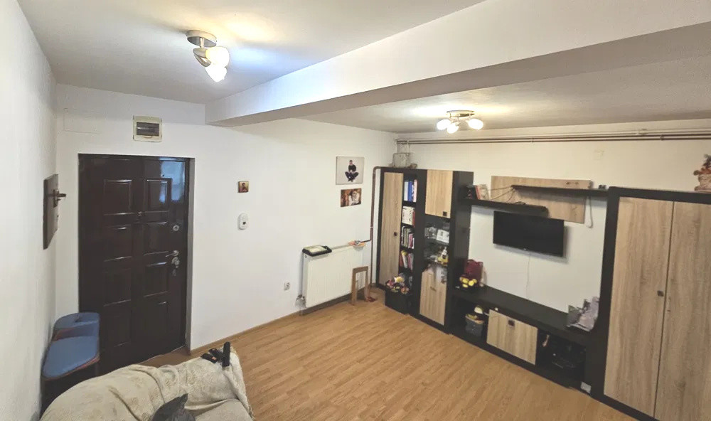 Apartament la etajul 1, parcare, balcon, zona Terra