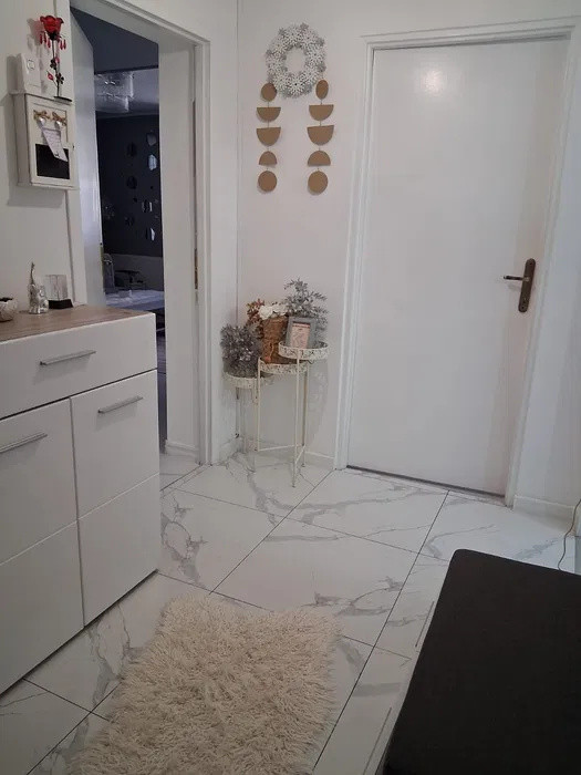 Apartament cu 3 camere, 75 mp, parcare, zona Eroilor
