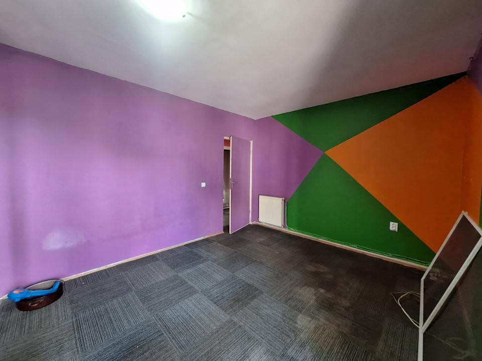 Apartament decomandat, 54 mp, balcon, zona Stejarului