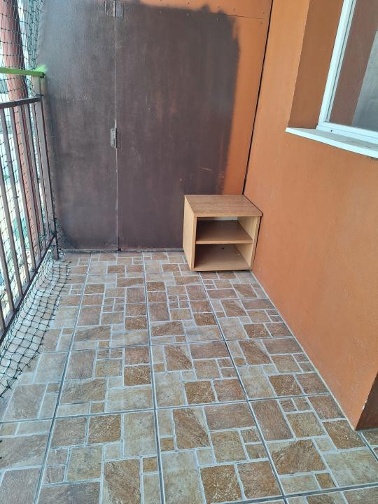 Apartament decomandat, 54 mp, balcon, zona Stejarului