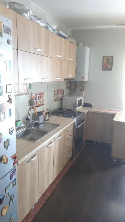 Apartament cu 2 camere, 42 mp, parcare, zona Stejarului