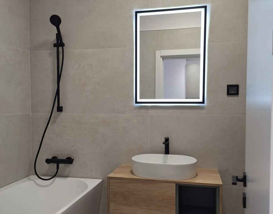 Apartament de 2 camere,45 mp, Ultramodern,Mobilat/Utilat, Zona Eroilor
