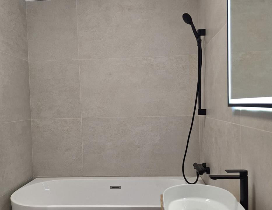 Apartament de 2 camere,45 mp, Ultramodern,Mobilat/Utilat, Zona Eroilor