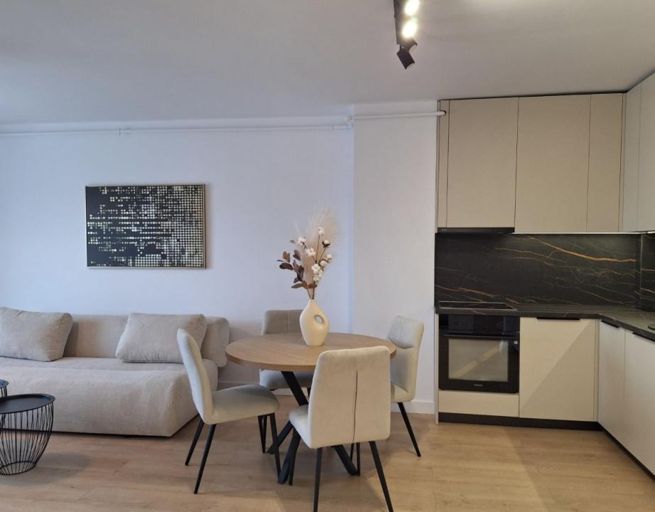 Apartament de 2 camere, 45 mp,Ultramodern,Mobilat/Utilat, Zona Eroilor