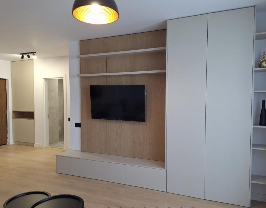 Apartament de 2 camere, 45 mp,Ultramodern,Mobilat/Utilat, Zona Eroilor
