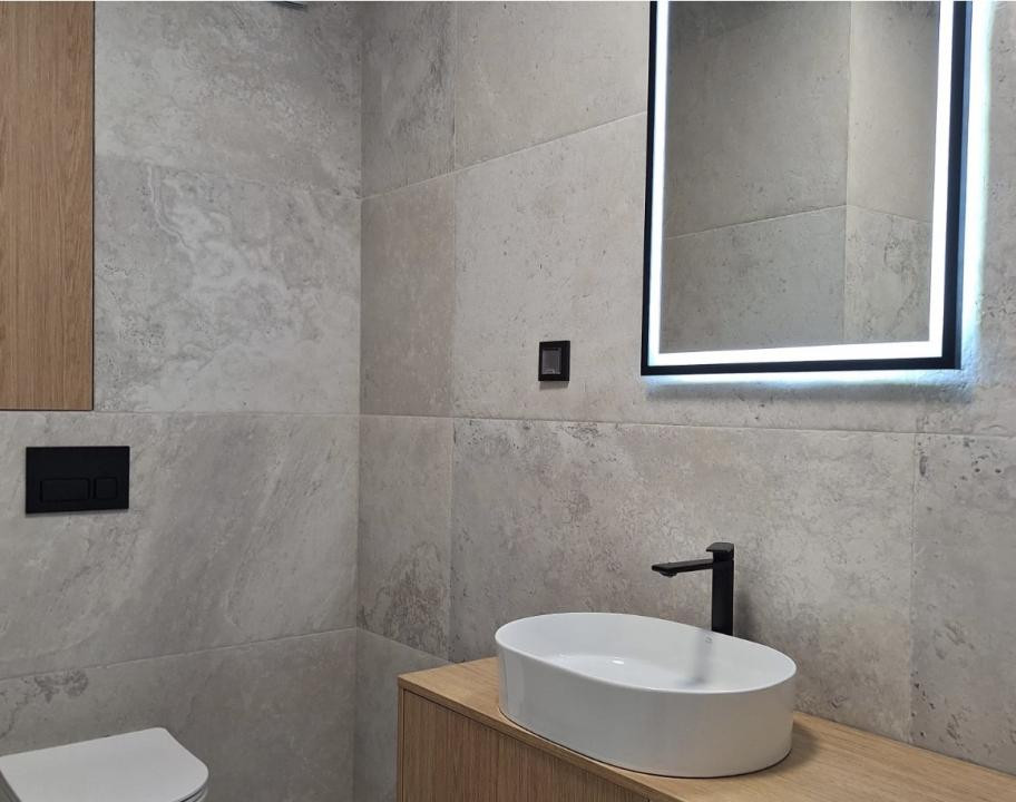 Apartament de 2 camere, 45 mp,Ultramodern,Mobilat/Utilat, Zona Eroilor