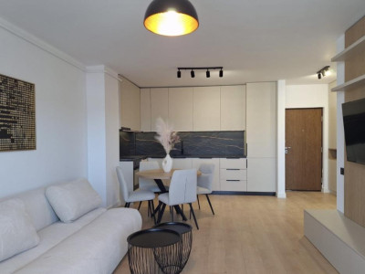 Apartament de 2 camere, 45 mp,Ultramodern,Mobilat/Utilat, Zona Eroilor