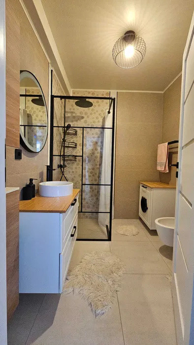 Apartament cu 3 camere, etaj intermediar, zona Cetatii