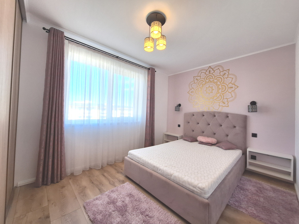 Apartament cu 3 camere, etaj intermediar, zona Cetatii