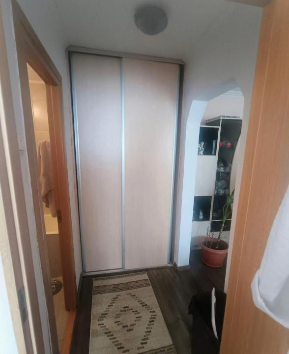 Apartament cu 2 camere,mobilat.zona semicentrala
