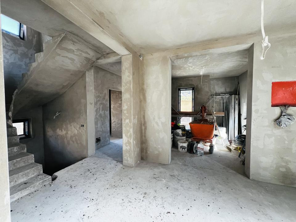 Casa individuala  , 146 mp utili , 400 mp teren liber ,  in zona Tauti 