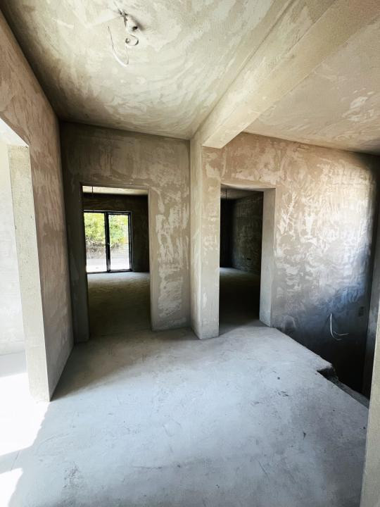 Casa individuala  , 146 mp utili , 400 mp teren liber ,  in zona Tauti 