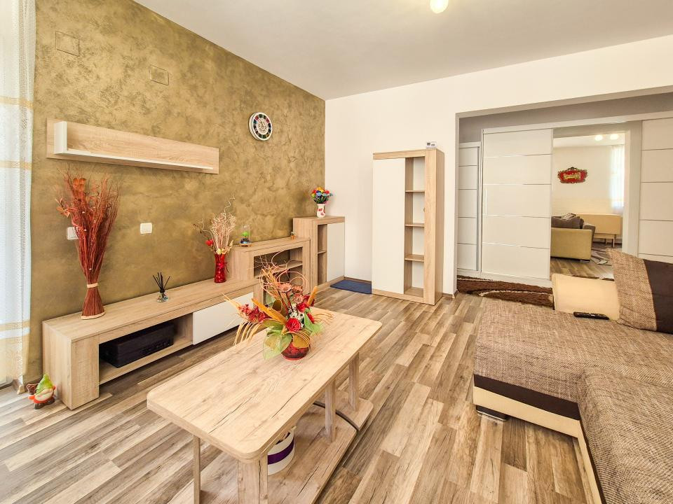 Apartament 2 camere, la cheie, etaj intermediar,parcare-strada Eroilor