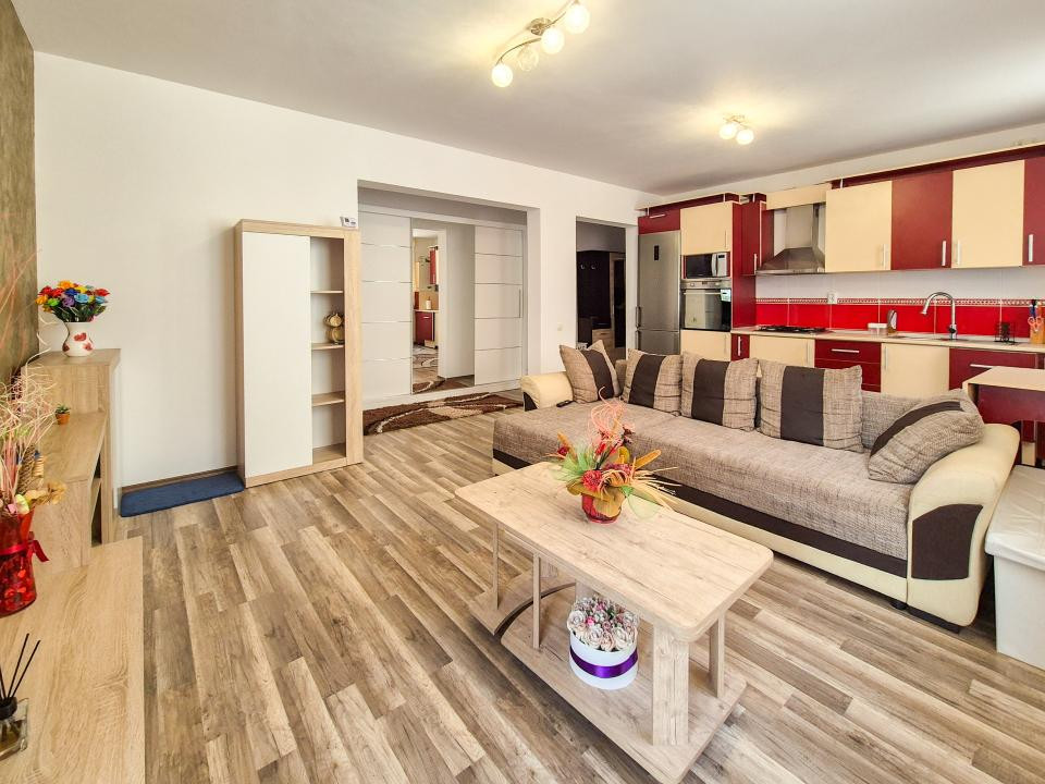 Apartament 2 camere, la cheie, etaj intermediar,parcare-strada Eroilor