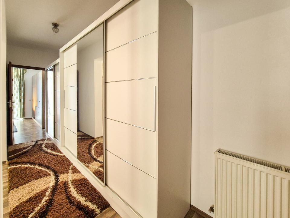 Apartament 2 camere, la cheie, etaj intermediar,parcare-strada Eroilor