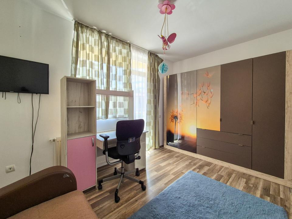Apartament 2 camere, la cheie, etaj intermediar,parcare-strada Eroilor