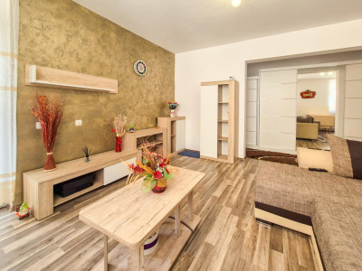 Apartament 2 camere, la cheie, etaj intermediar,parcare-strada Eroilor