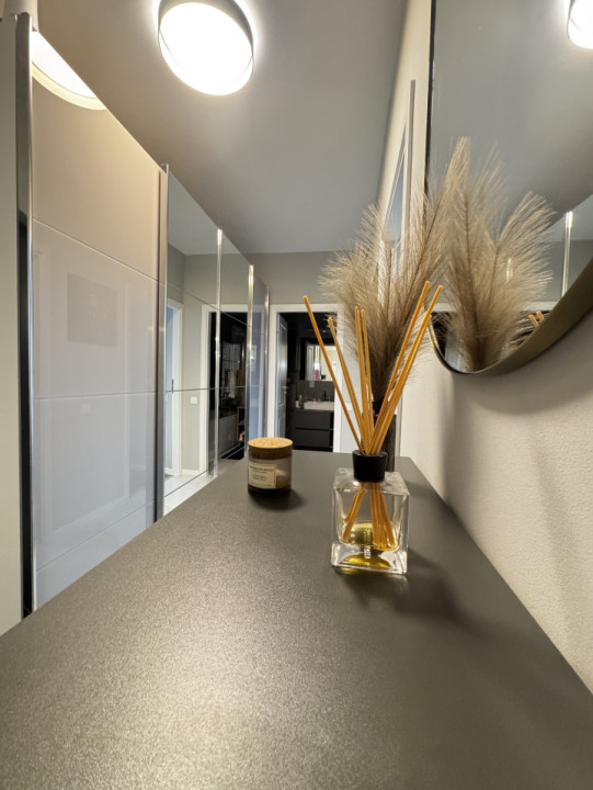 Apartament de 3 camere, 64 mp, mobilat/utilat, parcare,Zona Sub Cetate