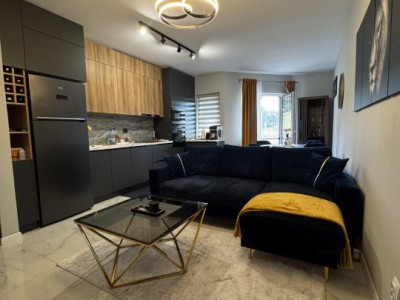 Apartament de 3 camere, 64 mp, mobilat/utilat, parcare,Zona Sub Cetate