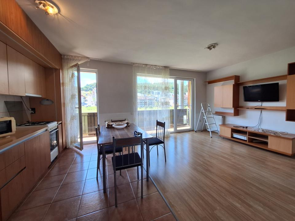 Apartament cu 2 camere, 52 mp, parcare, zona Porii