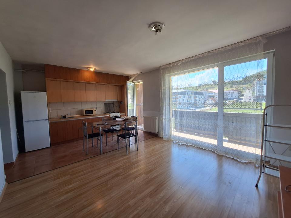 Apartament cu 2 camere, 52 mp, parcare, zona Porii